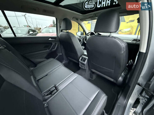 Сірий Фольксваген Тігуан, об'ємом двигуна 2 л та пробігом 62 тис. км за 21500 $, фото 33 на Automoto.ua