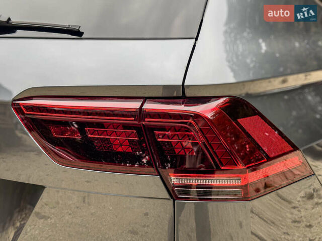 Сірий Фольксваген Тігуан, об'ємом двигуна 1.98 л та пробігом 230 тис. км за 27700 $, фото 53 на Automoto.ua