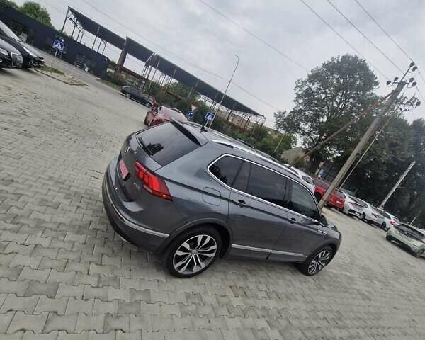 Серый Фольксваген Тигуан, объемом двигателя 2 л и пробегом 213 тыс. км за 21800 $, фото 20 на Automoto.ua