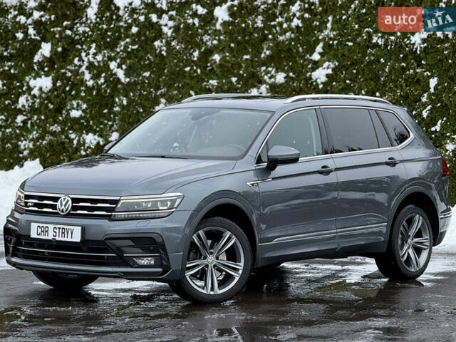 Серый Фольксваген Тигуан, объемом двигателя 2 л и пробегом 241 тыс. км за 26999 $, фото 7 на Automoto.ua