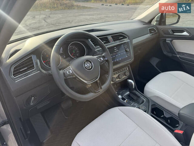 Серый Фольксваген Тигуан, объемом двигателя 1.98 л и пробегом 110 тыс. км за 17900 $, фото 53 на Automoto.ua