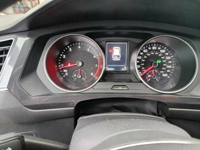 Серый Фольксваген Тигуан, объемом двигателя 2 л и пробегом 109 тыс. км за 21000 $, фото 4 на Automoto.ua