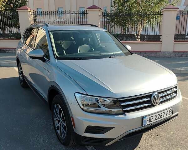 Серый Фольксваген Тигуан, объемом двигателя 2 л и пробегом 49 тыс. км за 19999 $, фото 50 на Automoto.ua