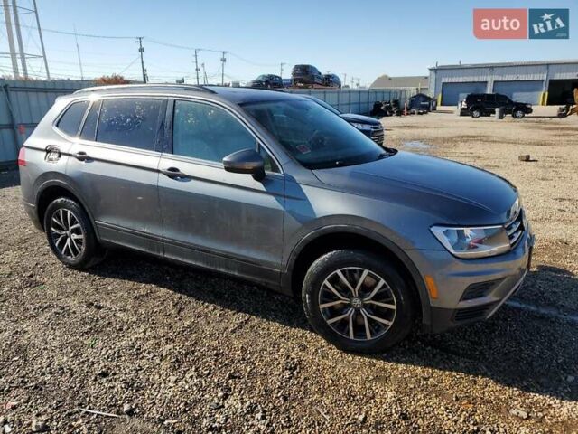 Серый Фольксваген Тигуан, объемом двигателя 2 л и пробегом 111 тыс. км за 4300 $, фото 3 на Automoto.ua