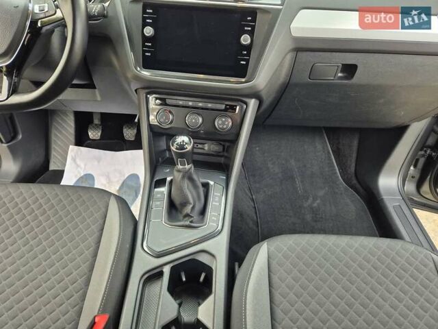 Серый Фольксваген Тигуан, объемом двигателя 1.98 л и пробегом 118 тыс. км за 20999 $, фото 55 на Automoto.ua