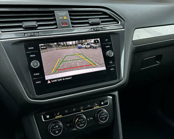 Сірий Фольксваген Тігуан, об'ємом двигуна 2 л та пробігом 195 тис. км за 16200 $, фото 22 на Automoto.ua