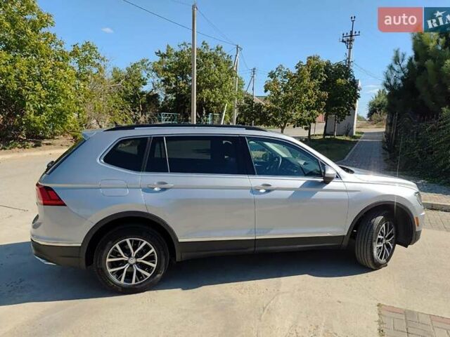 Серый Фольксваген Тигуан, объемом двигателя 2 л и пробегом 49 тыс. км за 19999 $, фото 20 на Automoto.ua