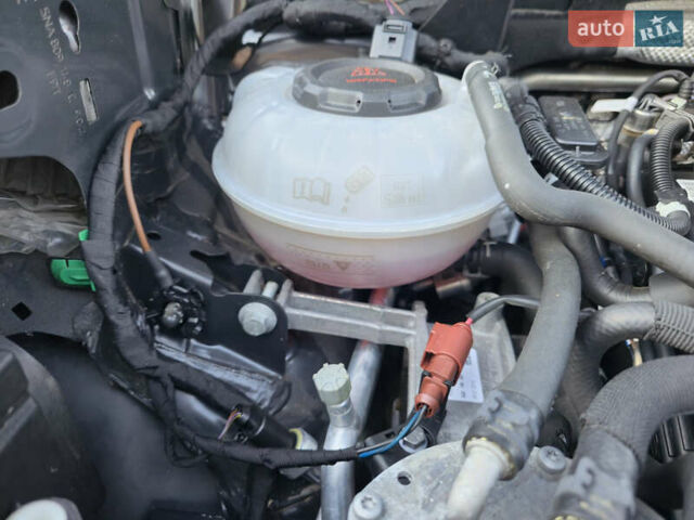 Серый Фольксваген Тигуан, объемом двигателя 2 л и пробегом 143 тыс. км за 29500 $, фото 76 на Automoto.ua