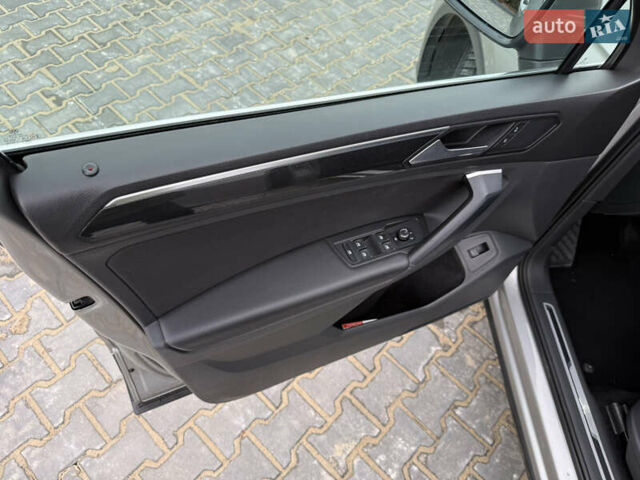 Серый Фольксваген Тигуан, объемом двигателя 2 л и пробегом 87 тыс. км за 23900 $, фото 56 на Automoto.ua