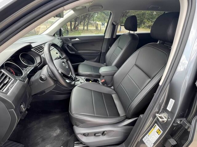 Серый Фольксваген Тигуан, объемом двигателя 2 л и пробегом 38 тыс. км за 10400 $, фото 8 на Automoto.ua