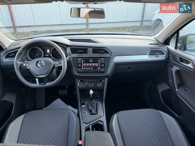 Серый Фольксваген Тигуан, объемом двигателя 2 л и пробегом 121 тыс. км за 16300 $, фото 21 на Automoto.ua