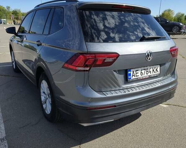 Серый Фольксваген Тигуан, объемом двигателя 1.98 л и пробегом 92 тыс. км за 17500 $, фото 4 на Automoto.ua