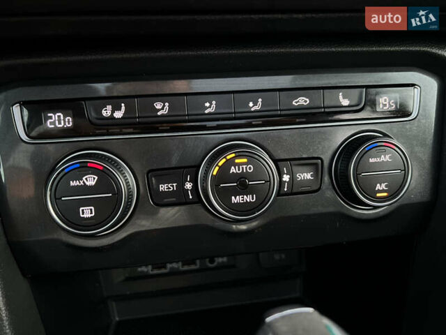 Сірий Фольксваген Тігуан, об'ємом двигуна 1.98 л та пробігом 123 тис. км за 29700 $, фото 17 на Automoto.ua