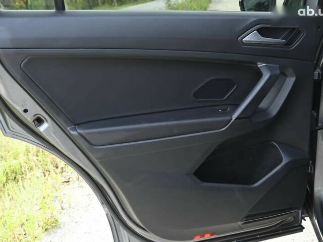 Сірий Фольксваген Тігуан, об'ємом двигуна 2 л та пробігом 63 тис. км за 19950 $, фото 22 на Automoto.ua