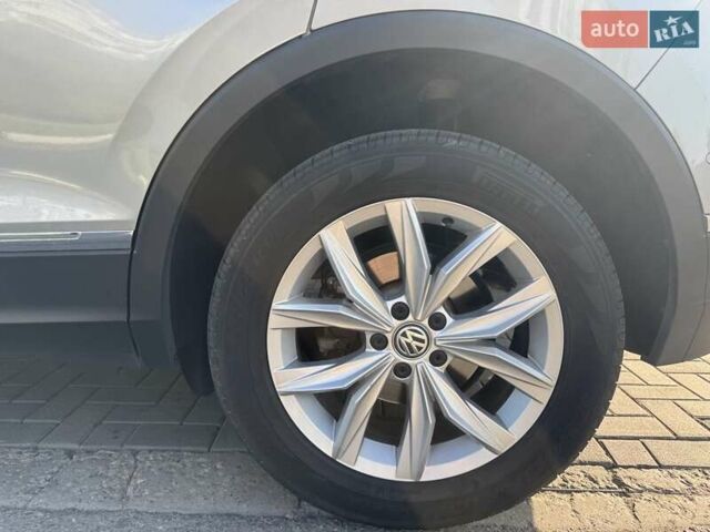 Серый Фольксваген Тигуан, объемом двигателя 1.97 л и пробегом 111 тыс. км за 32000 $, фото 23 на Automoto.ua