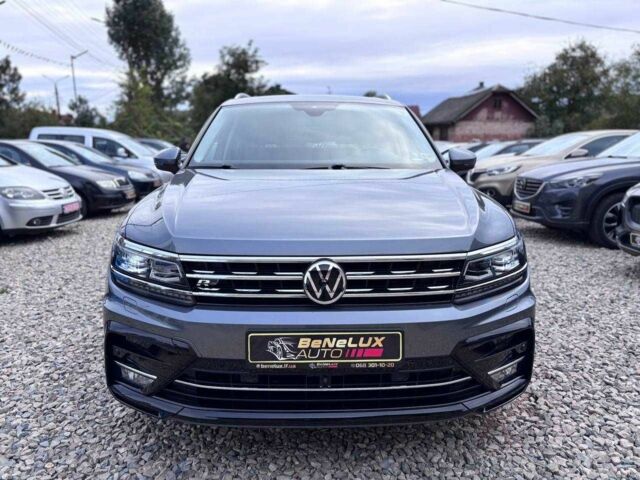 Серый Фольксваген Тигуан, объемом двигателя 2 л и пробегом 100 тыс. км за 24999 $, фото 1 на Automoto.ua