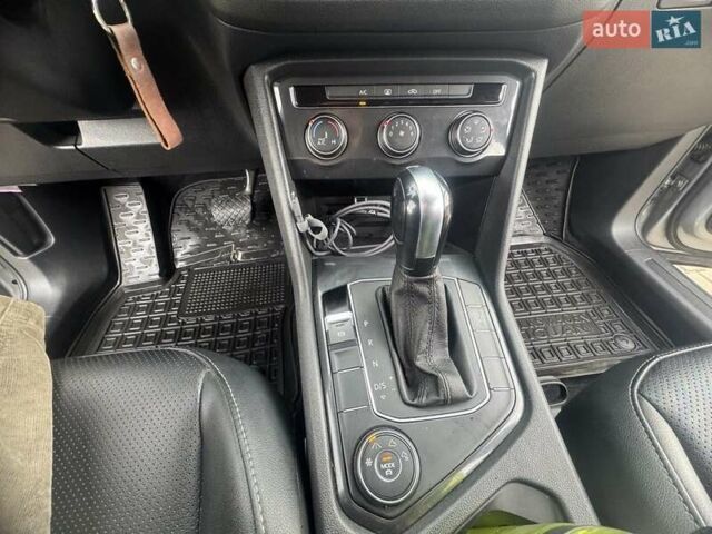 Сірий Фольксваген Тігуан, об'ємом двигуна 1.98 л та пробігом 171 тис. км за 20500 $, фото 10 на Automoto.ua