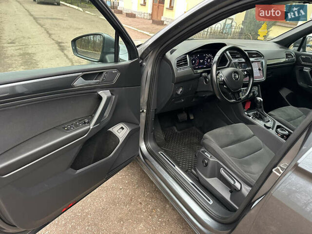 Серый Фольксваген Тигуан, объемом двигателя 1.97 л и пробегом 230 тыс. км за 27100 $, фото 19 на Automoto.ua