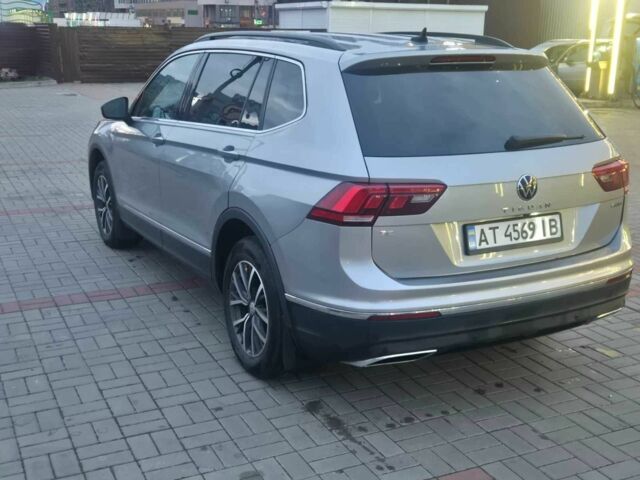 Серый Фольксваген Тигуан, объемом двигателя 2 л и пробегом 73 тыс. км за 21000 $, фото 3 на Automoto.ua