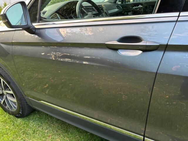 Серый Фольксваген Тигуан, объемом двигателя 2 л и пробегом 96 тыс. км за 10000 $, фото 10 на Automoto.ua