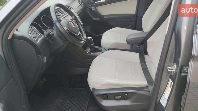 Сірий Фольксваген Тігуан, об'ємом двигуна 1.98 л та пробігом 179 тис. км за 17300 $, фото 15 на Automoto.ua