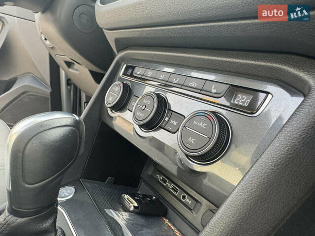 Серый Фольксваген Тигуан, объемом двигателя 1.98 л и пробегом 110 тыс. км за 17900 $, фото 16 на Automoto.ua