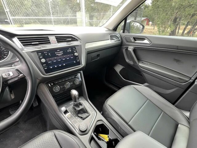 Серый Фольксваген Тигуан, объемом двигателя 2 л и пробегом 38 тыс. км за 10400 $, фото 9 на Automoto.ua