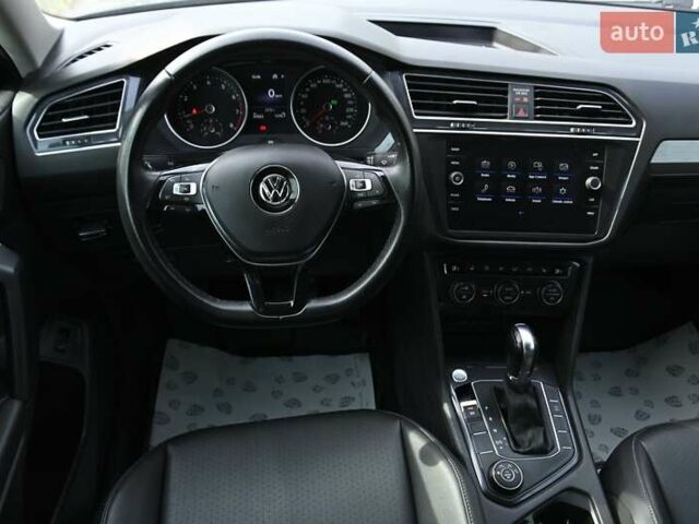 Серый Фольксваген Тигуан, объемом двигателя 1.98 л и пробегом 63 тыс. км за 19250 $, фото 26 на Automoto.ua