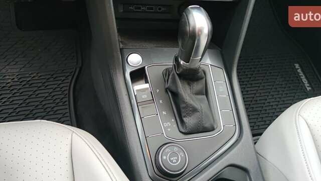 Сірий Фольксваген Тігуан, об'ємом двигуна 1.98 л та пробігом 179 тис. км за 17300 $, фото 22 на Automoto.ua