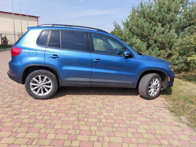 Сірий Фольксваген Тігуан, об'ємом двигуна 2 л та пробігом 143 тис. км за 12700 $, фото 2 на Automoto.ua