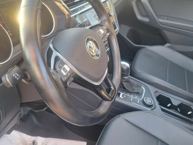 Серый Фольксваген Тигуан, объемом двигателя 2 л и пробегом 111 тыс. км за 18650 $, фото 15 на Automoto.ua