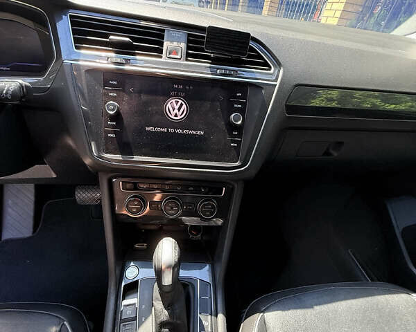 Сірий Фольксваген Тігуан, об'ємом двигуна 1.97 л та пробігом 259 тис. км за 25200 $, фото 13 на Automoto.ua