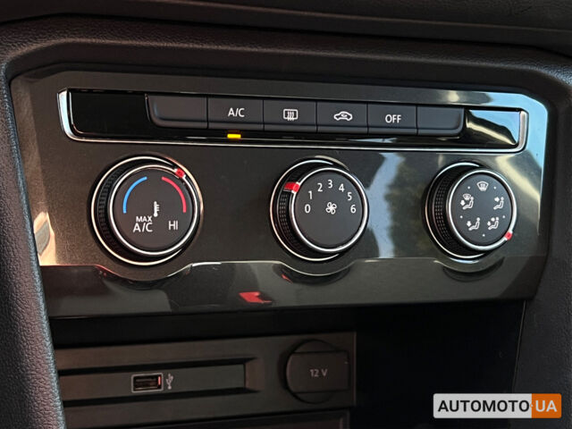 Сірий Фольксваген Тігуан, об'ємом двигуна 2 л та пробігом 136 тис. км за 19300 $, фото 18 на Automoto.ua