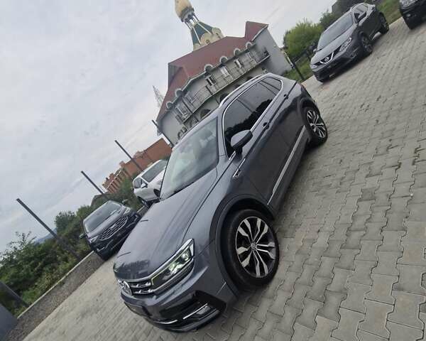 Серый Фольксваген Тигуан, объемом двигателя 2 л и пробегом 213 тыс. км за 21800 $, фото 43 на Automoto.ua