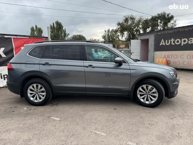 Серый Фольксваген Тигуан, объемом двигателя 2 л и пробегом 80 тыс. км за 20690 $, фото 4 на Automoto.ua