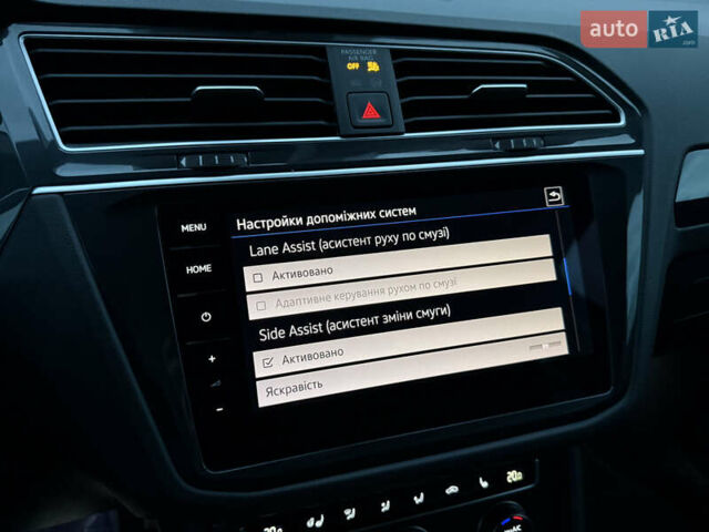 Серый Фольксваген Тигуан, объемом двигателя 2 л и пробегом 143 тыс. км за 29500 $, фото 47 на Automoto.ua