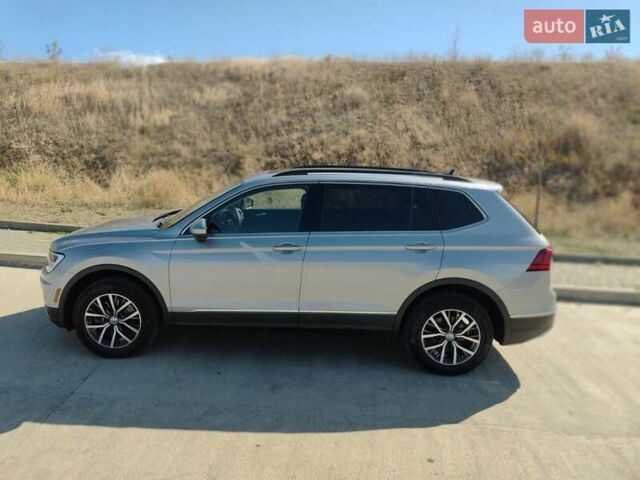 Серый Фольксваген Тигуан, объемом двигателя 2 л и пробегом 49 тыс. км за 19999 $, фото 11 на Automoto.ua