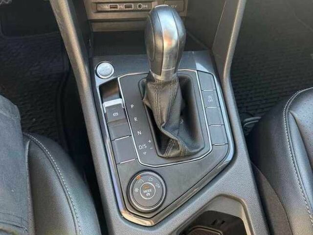 Сірий Фольксваген Тігуан, об'ємом двигуна 2 л та пробігом 103 тис. км за 13000 $, фото 8 на Automoto.ua