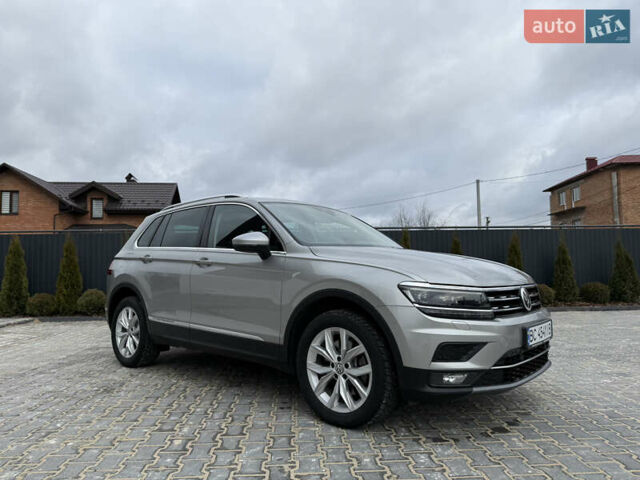Серый Фольксваген Тигуан, объемом двигателя 2 л и пробегом 87 тыс. км за 23900 $, фото 23 на Automoto.ua