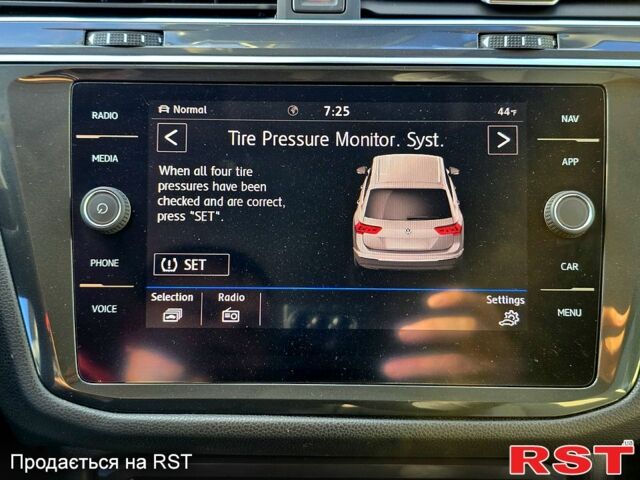 Сірий Фольксваген Тігуан, об'ємом двигуна 2 л та пробігом 147 тис. км за 21950 $, фото 8 на Automoto.ua