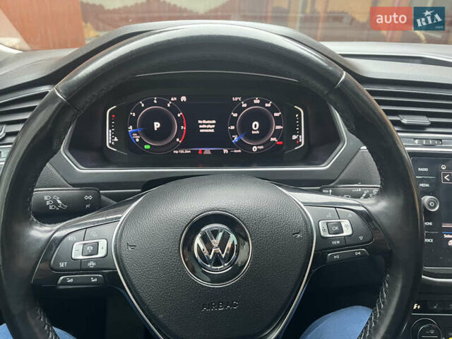 Серый Фольксваген Тигуан, объемом двигателя 2 л и пробегом 135 тыс. км за 18900 $, фото 12 на Automoto.ua