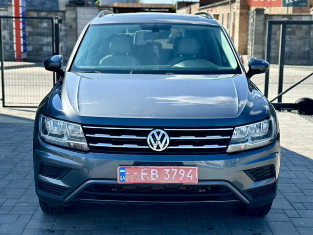 Сірий Фольксваген Тігуан, об'ємом двигуна 2 л та пробігом 122 тис. км за 17488 $, фото 2 на Automoto.ua