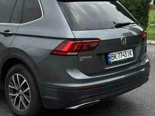 Серый Фольксваген Тигуан, объемом двигателя 2 л и пробегом 130 тыс. км за 14500 $, фото 20 на Automoto.ua