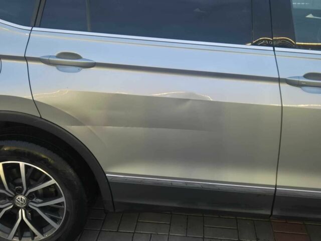 Серый Фольксваген Тигуан, объемом двигателя 2 л и пробегом 73 тыс. км за 21000 $, фото 15 на Automoto.ua