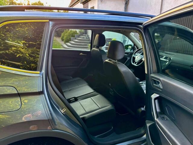 Серый Фольксваген Тигуан, объемом двигателя 2 л и пробегом 96 тыс. км за 10000 $, фото 8 на Automoto.ua