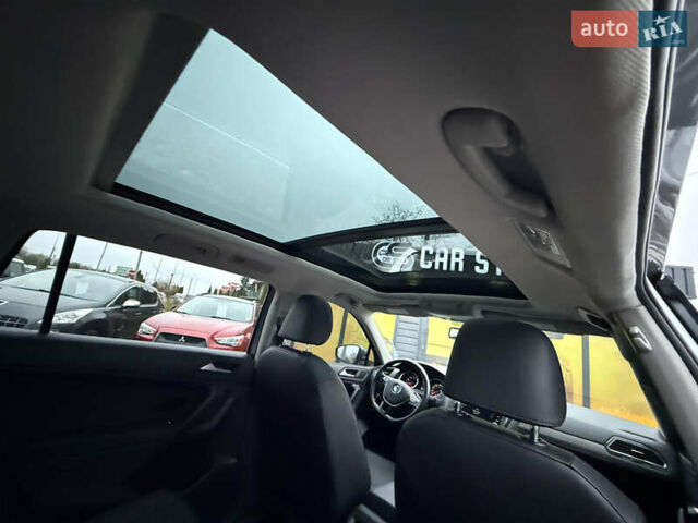 Сірий Фольксваген Тігуан, об'ємом двигуна 2 л та пробігом 62 тис. км за 21500 $, фото 34 на Automoto.ua