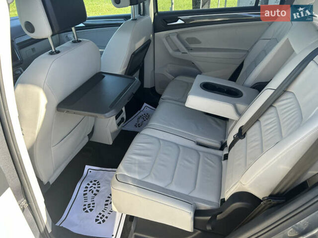 Серый Фольксваген Тигуан, объемом двигателя 2 л и пробегом 212 тыс. км за 26500 $, фото 12 на Automoto.ua