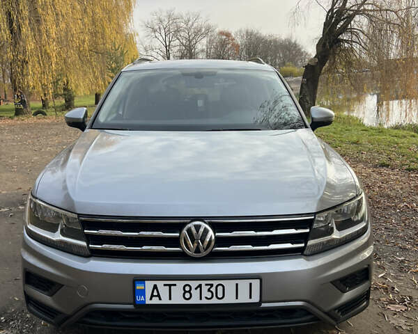 Сірий Фольксваген Тігуан, об'ємом двигуна 1.98 л та пробігом 113 тис. км за 19000 $, фото 3 на Automoto.ua