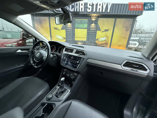 Сірий Фольксваген Тігуан, об'ємом двигуна 2 л та пробігом 62 тис. км за 21500 $, фото 28 на Automoto.ua