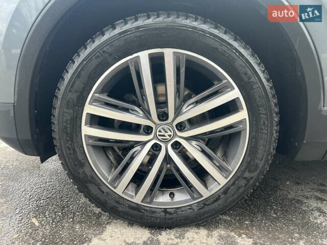 Сірий Фольксваген Тігуан, об'ємом двигуна 1.98 л та пробігом 209 тис. км за 27900 $, фото 16 на Automoto.ua